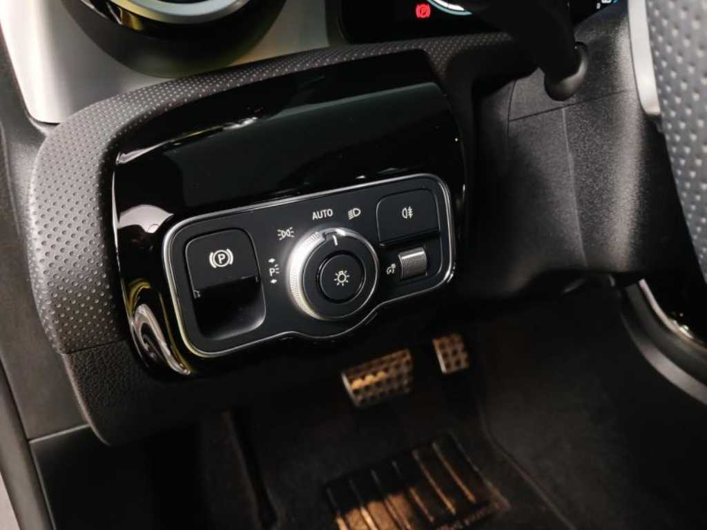 Mercedes Benz CLA Class - Vista 12