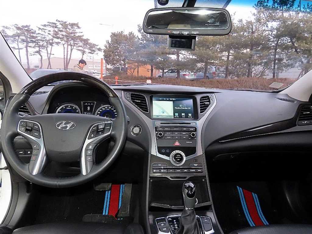 HYUNDAI Grandeur - Vista 7