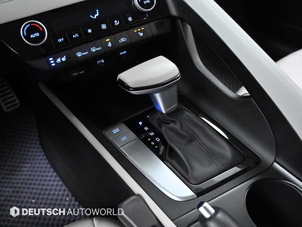 HYUNDAI Avante - Vista 9