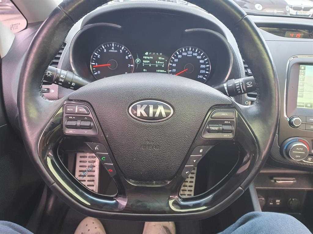 KIA K3 - Vista 8