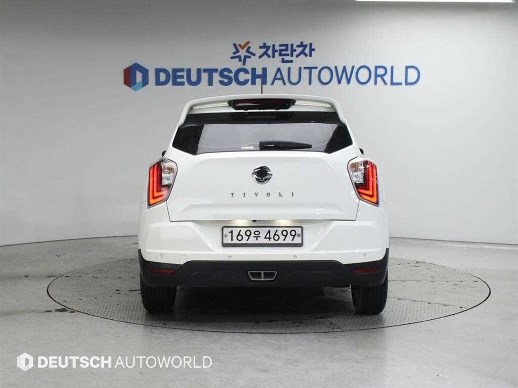 Ssangyong Tivoli - Vista 4