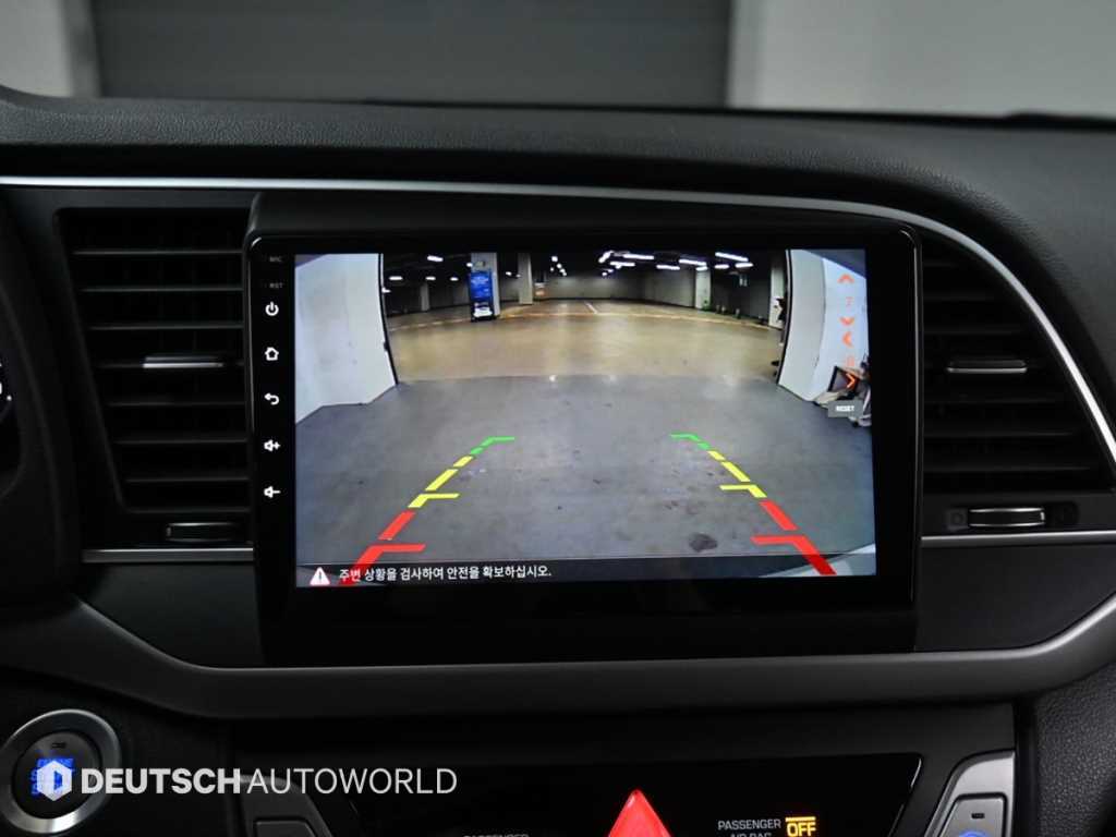 HYUNDAI Avante 2018 Blanco - Importación desde Corea - HF Imports Iquique - Foto 15