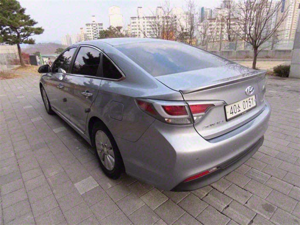 HYUNDAI Sonata - Vista 4