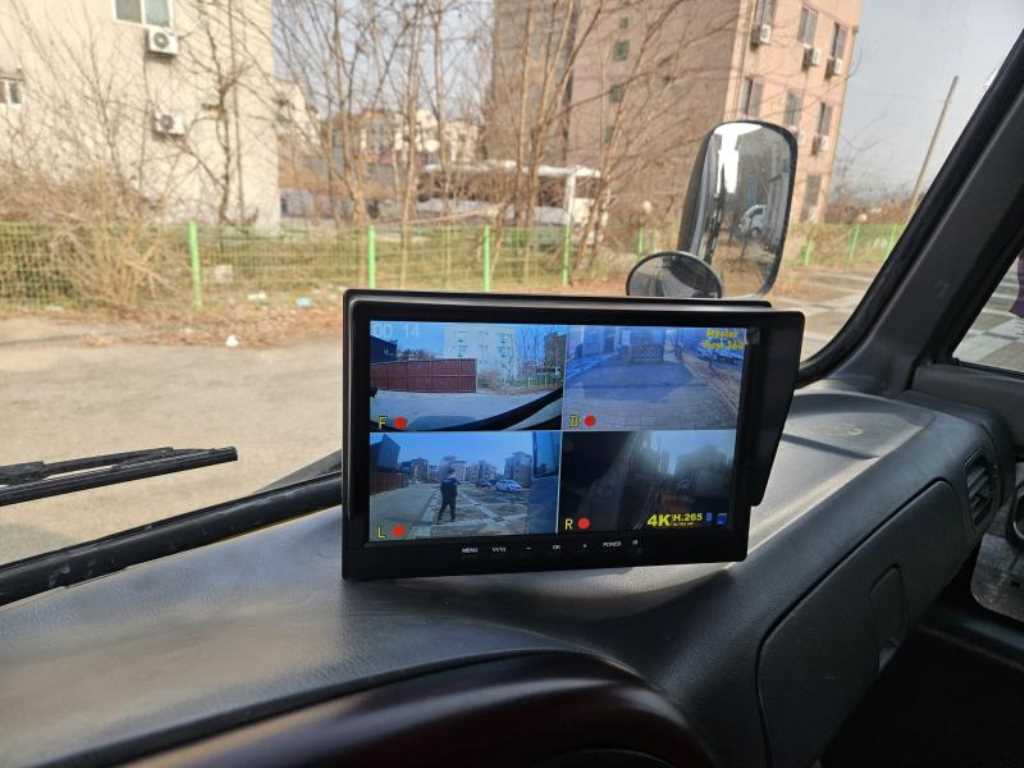 medium and large bus Hyundai bus - Vista 8