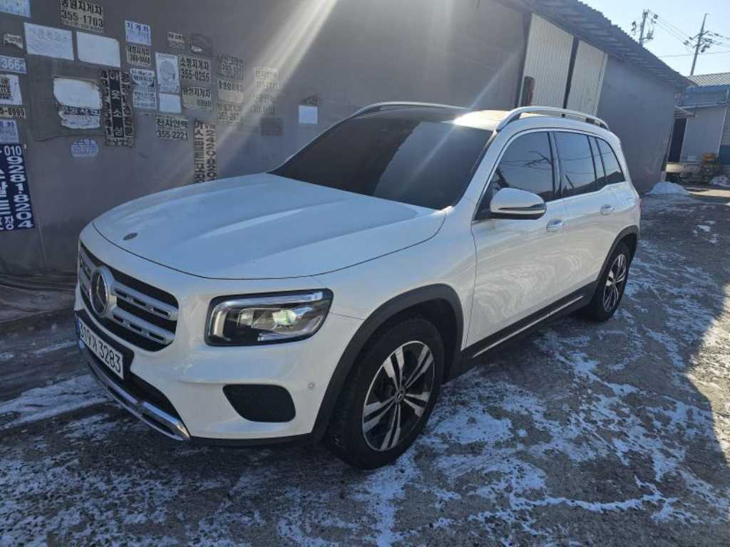 Mercedes Benz GLB Class - Vista 2