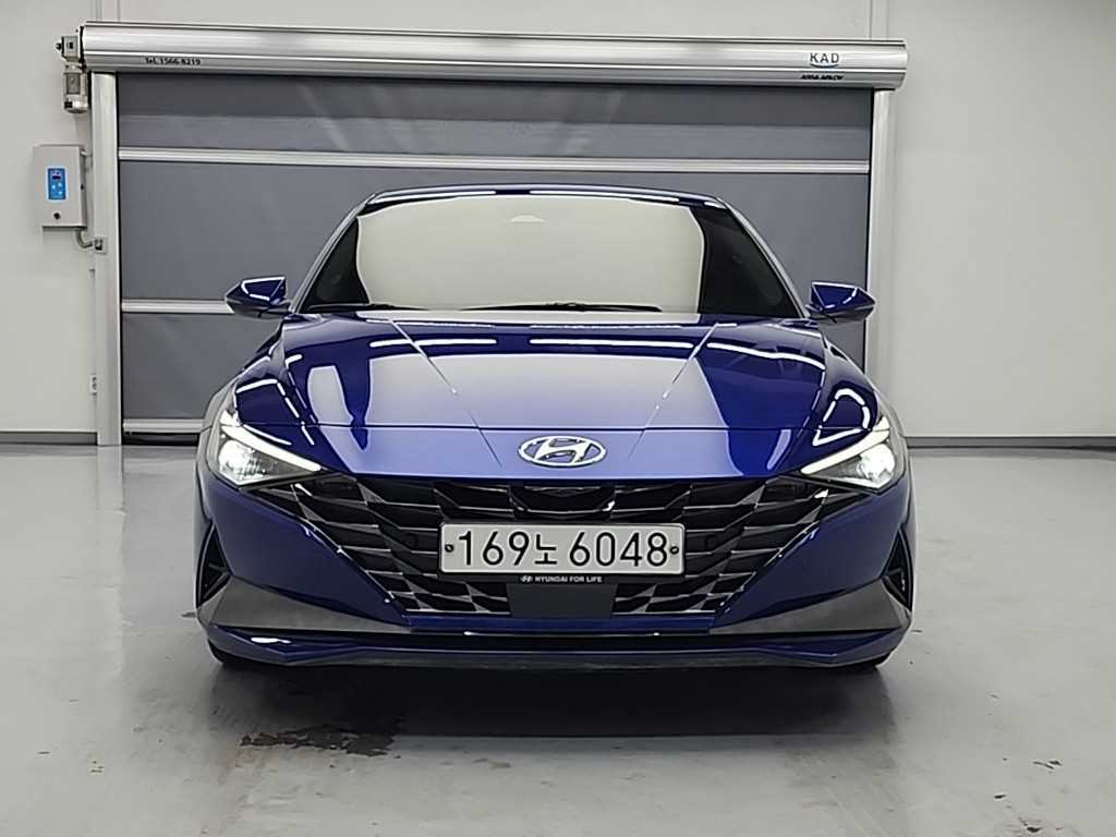 HYUNDAI Avante - Vista 2