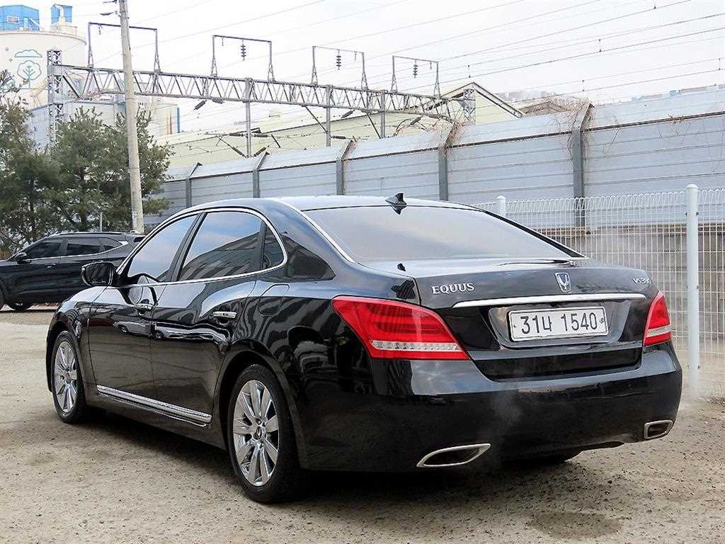 HYUNDAI Equus - Vista 3