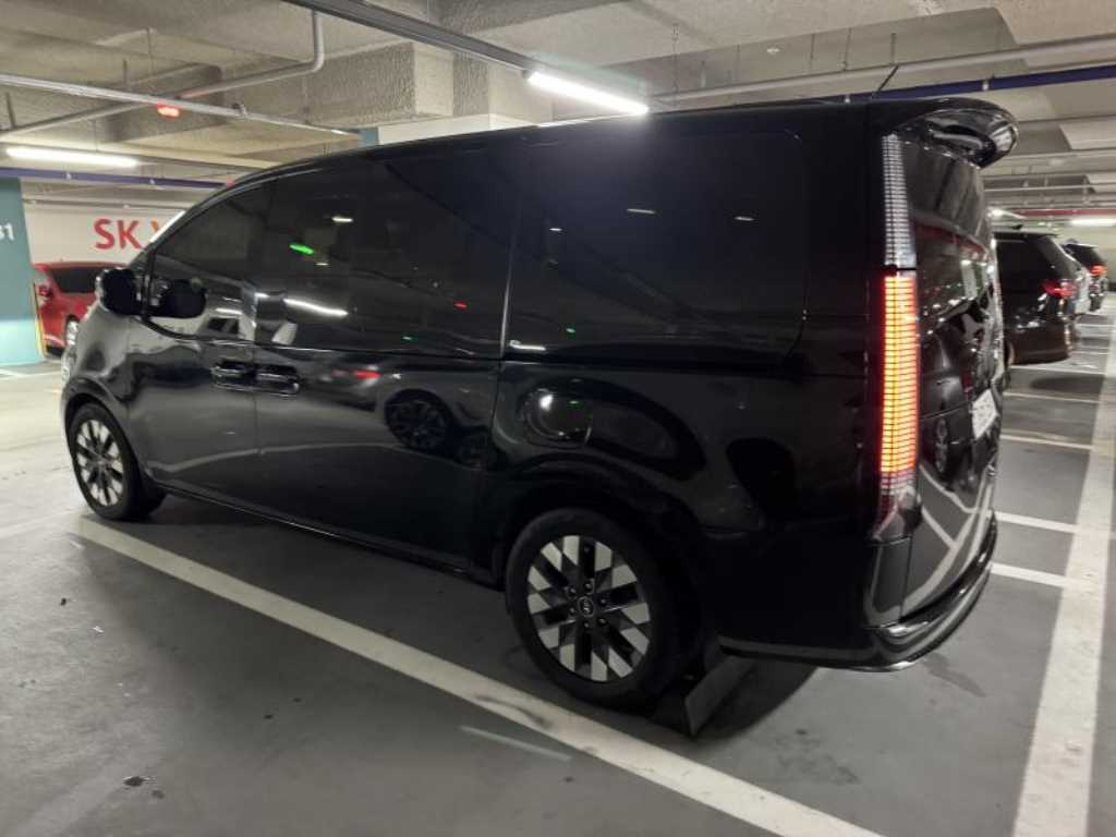 HYUNDAI Staria - Vista 3