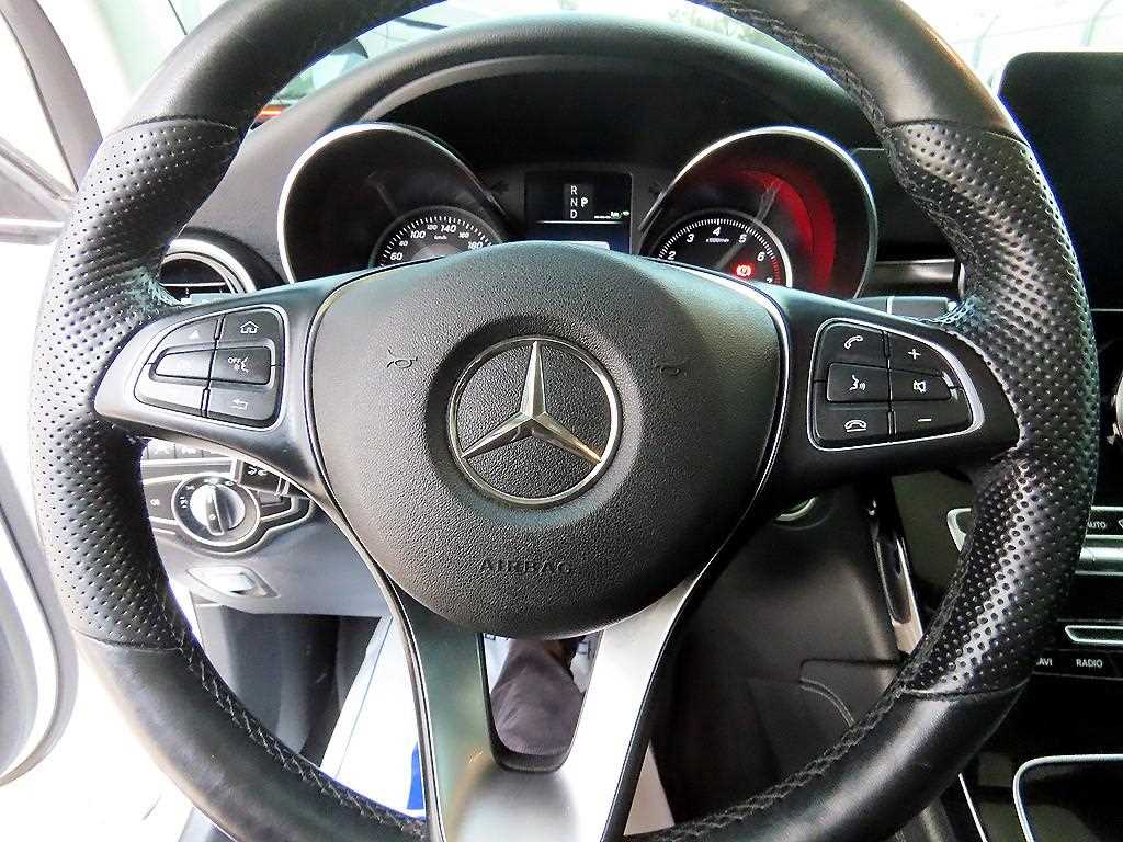 Mercedes Benz GLC Class - Vista 8