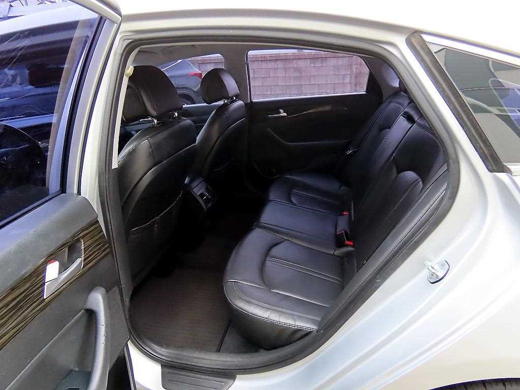 HYUNDAI Sonata - Vista 6