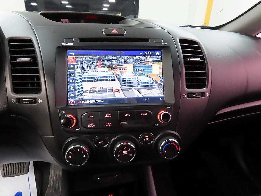 KIA K3 2018 Blanco - Importación desde Corea - HF Imports Iquique - Foto 13