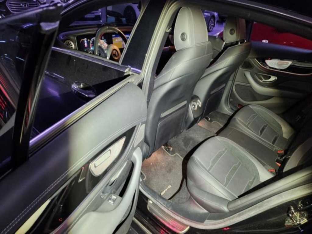 Mercedes Benz AMG GT - Vista 4