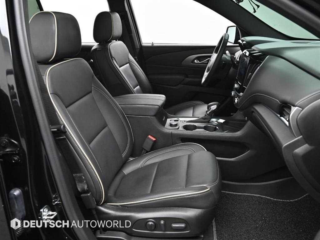 Chevrolet Travers - Vista 10