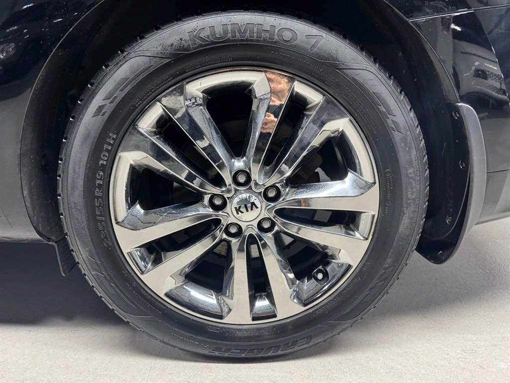 KIA Carnival - Vista 5