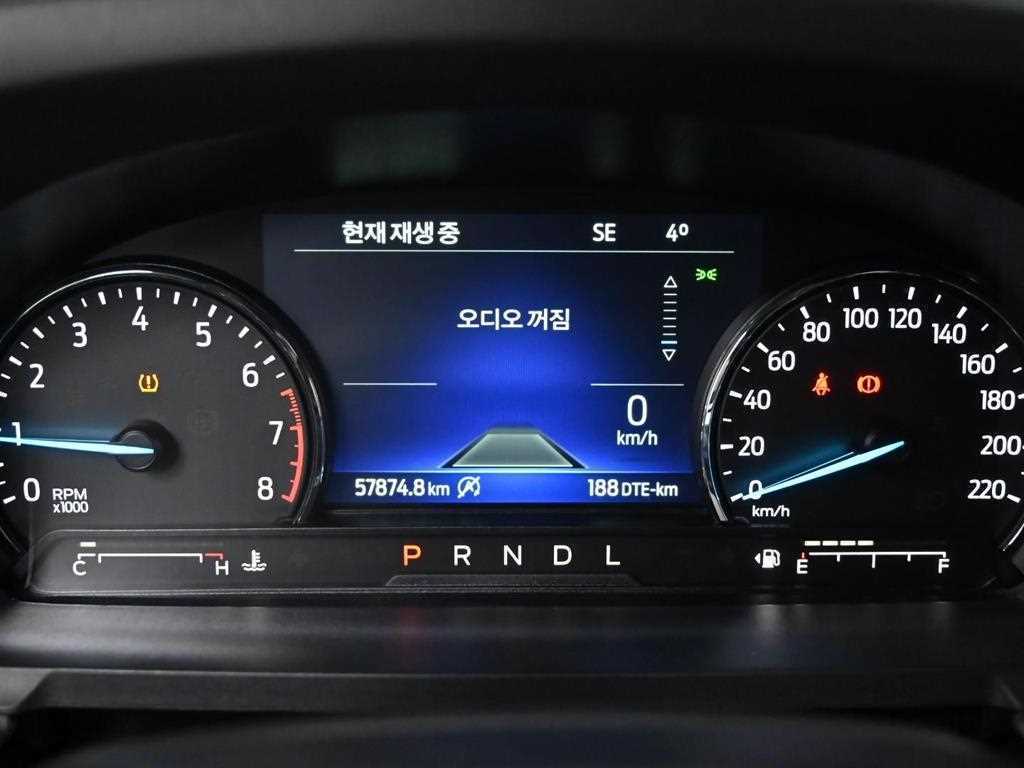 Ford Explorer - Vista 8