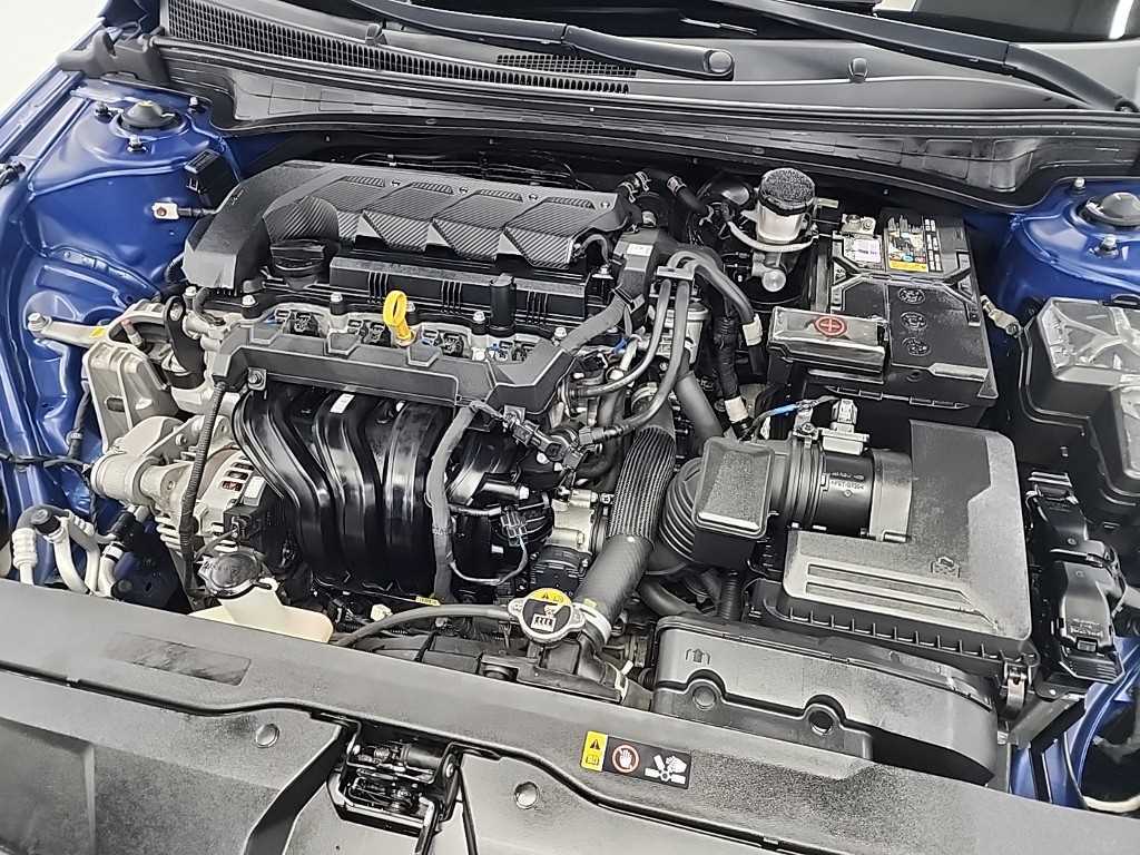 HYUNDAI Avante - Vista 5