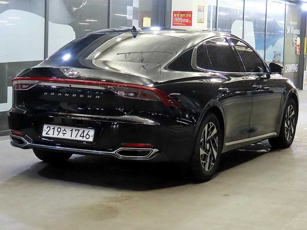 HYUNDAI Grandeur - Vista 4