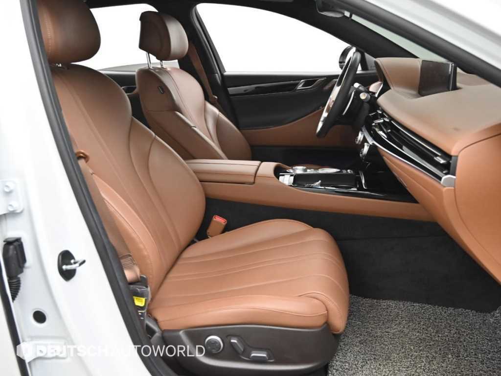 Genesis G80 - Vista 10