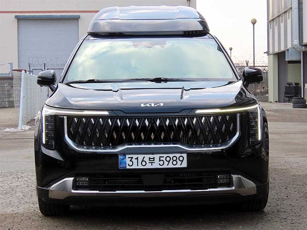 KIA Carnival 2025 Negro - Importación desde Corea - HF Imports Iquique - Foto 1