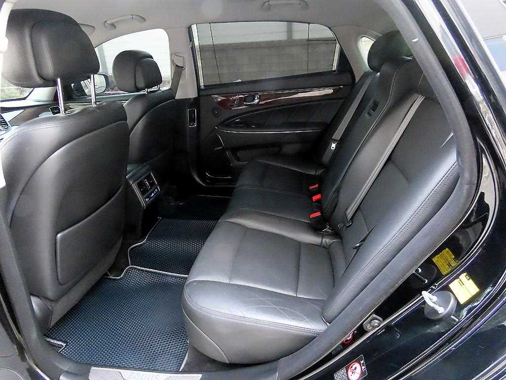 HYUNDAI Equus - Vista 6