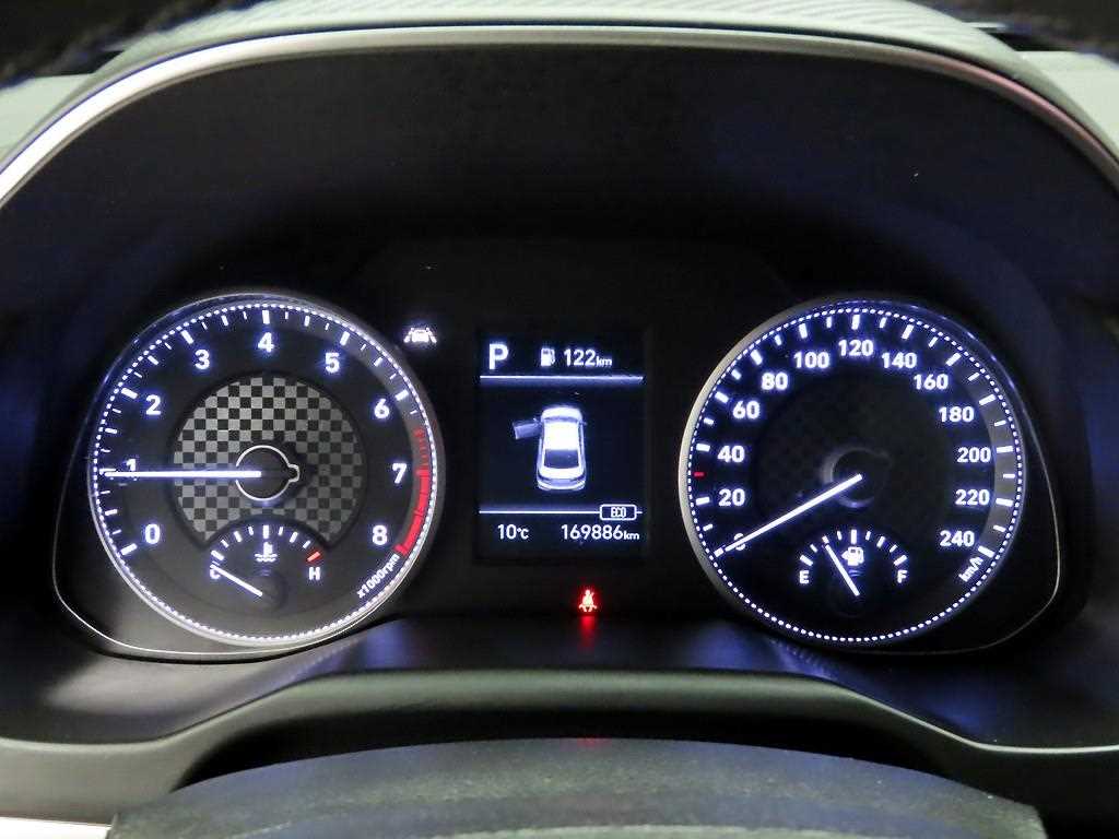 HYUNDAI Avante - Vista 6