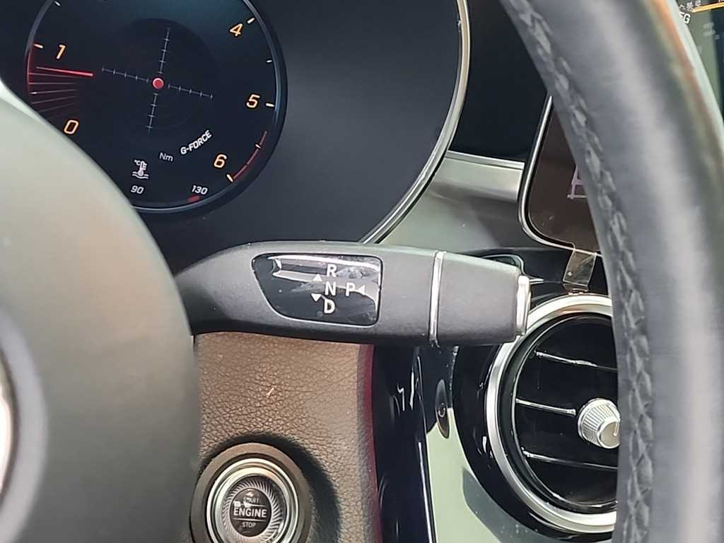 Mercedes Benz GLC Class - Vista 8