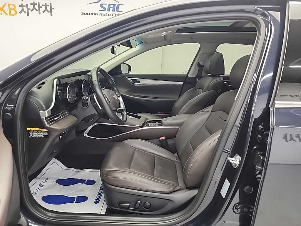 HYUNDAI Grandeur - Vista 11
