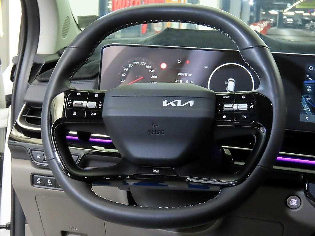 KIA Carnival - Vista 8