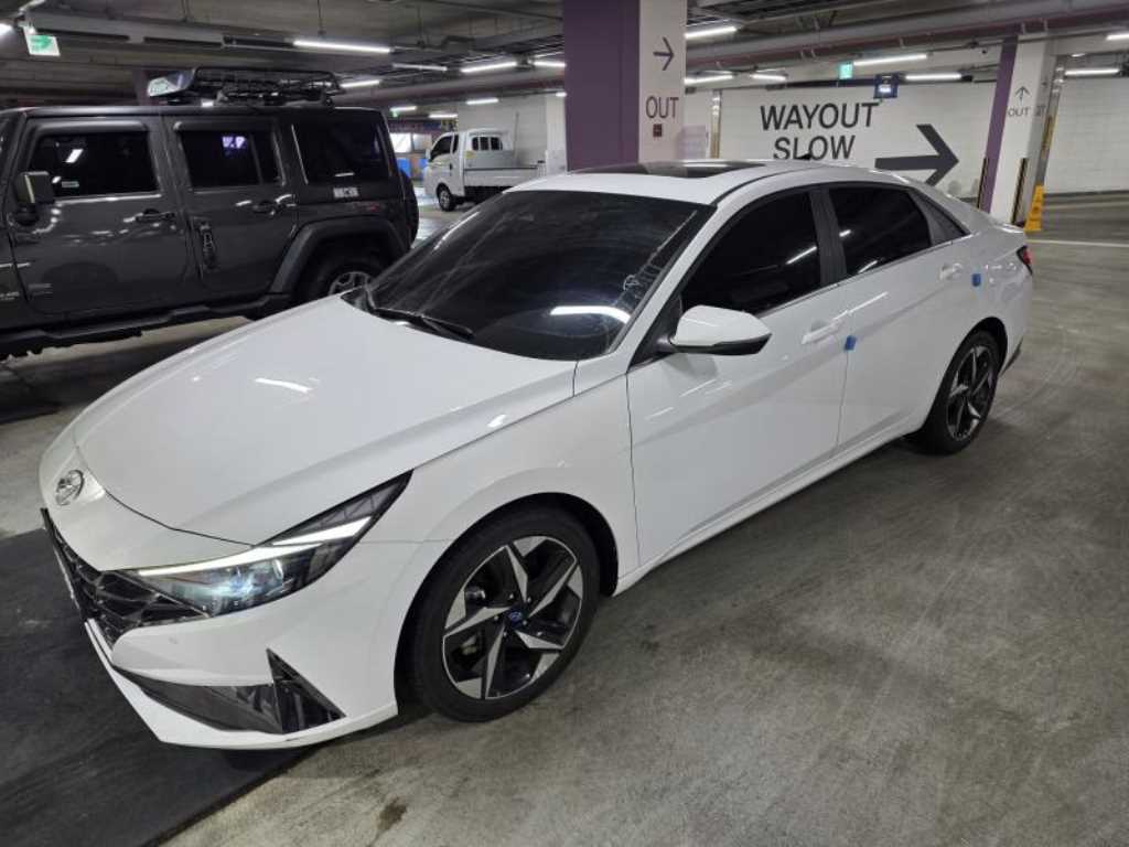 HYUNDAI Avante - Vista 2