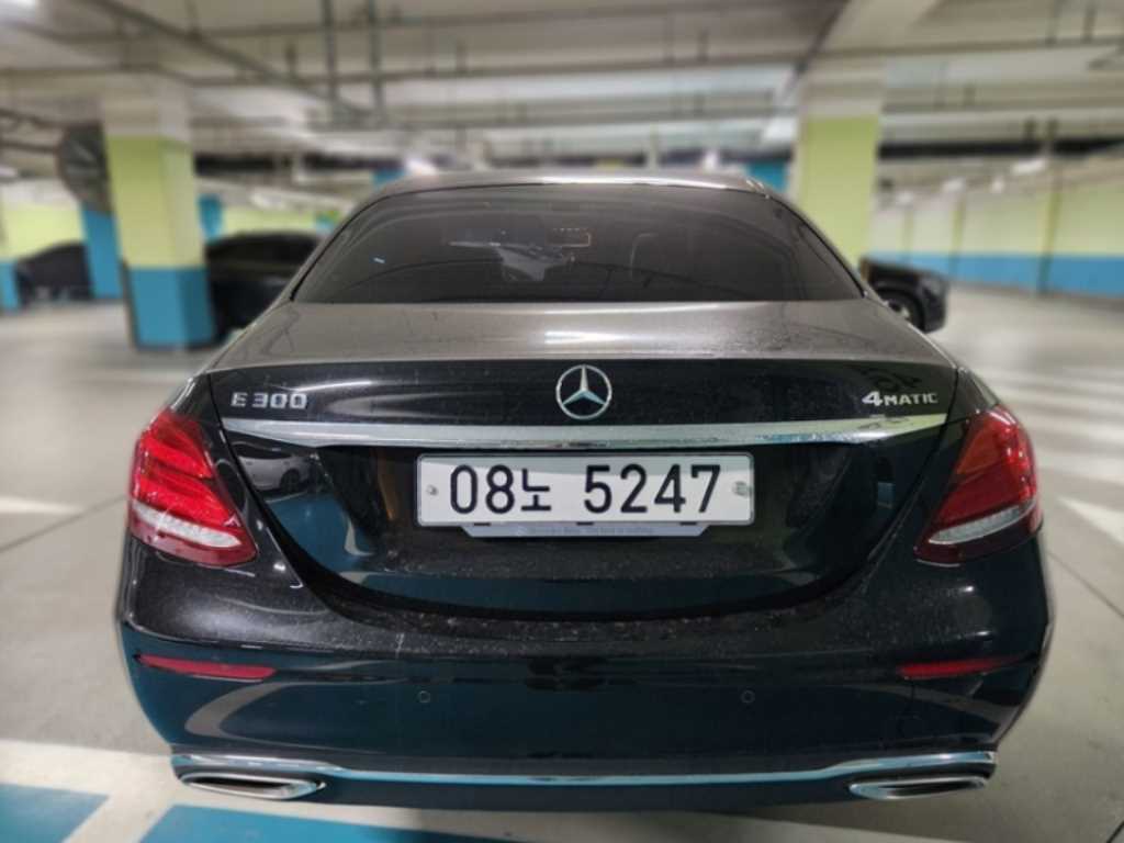 Mercedes Benz E class - Vista 2