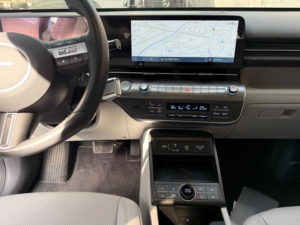 HYUNDAI Kona - Vista 7