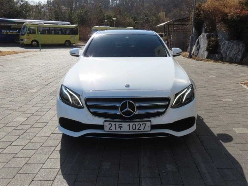 Mercedes Benz E class 2018 Blanco - Importación desde Corea - HF Imports Iquique - Foto 1