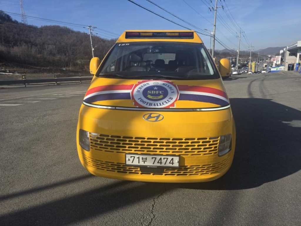 HYUNDAI Staria - Vista 2