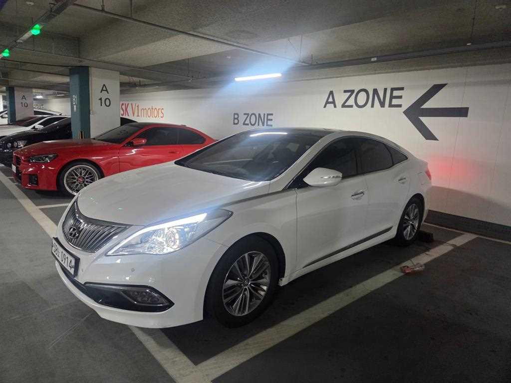 HYUNDAI Grandeur - Vista 2