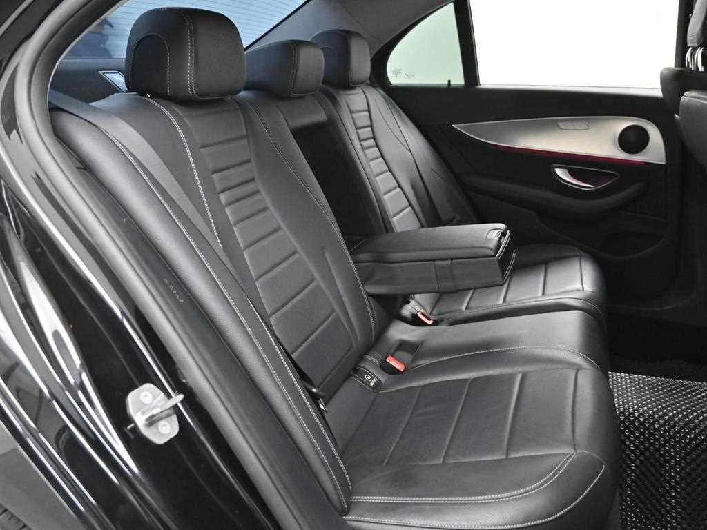 Mercedes Benz E class - Vista 12