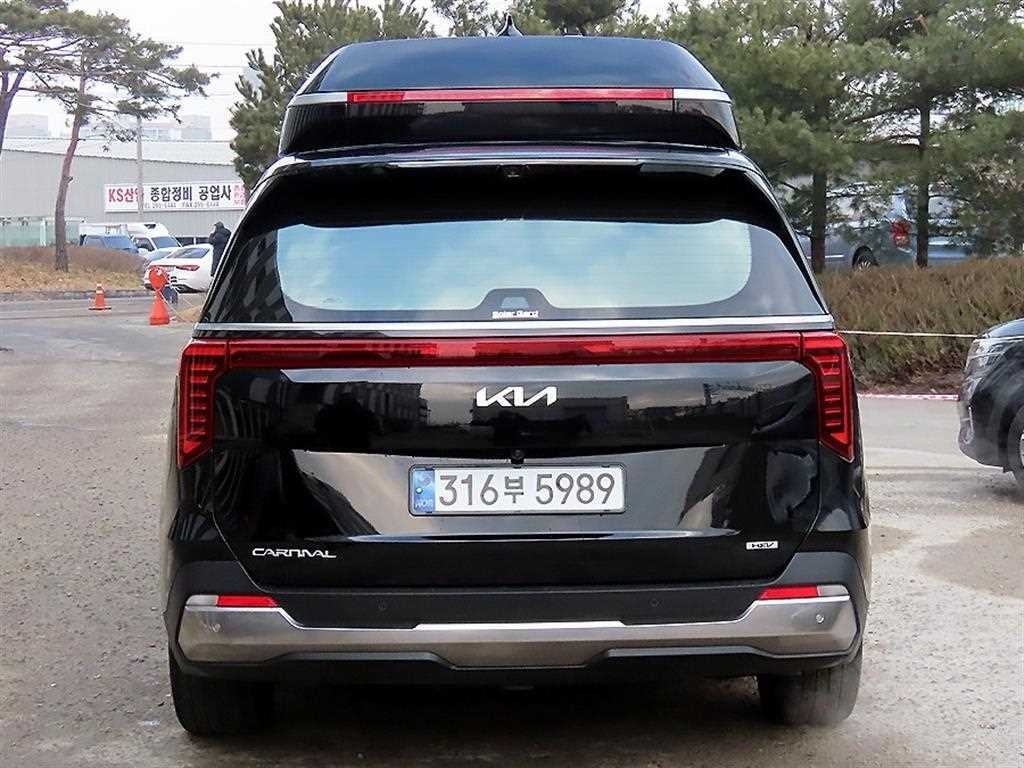 KIA Carnival - Vista 4