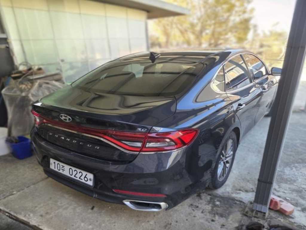 HYUNDAI Grandeur - Vista 2