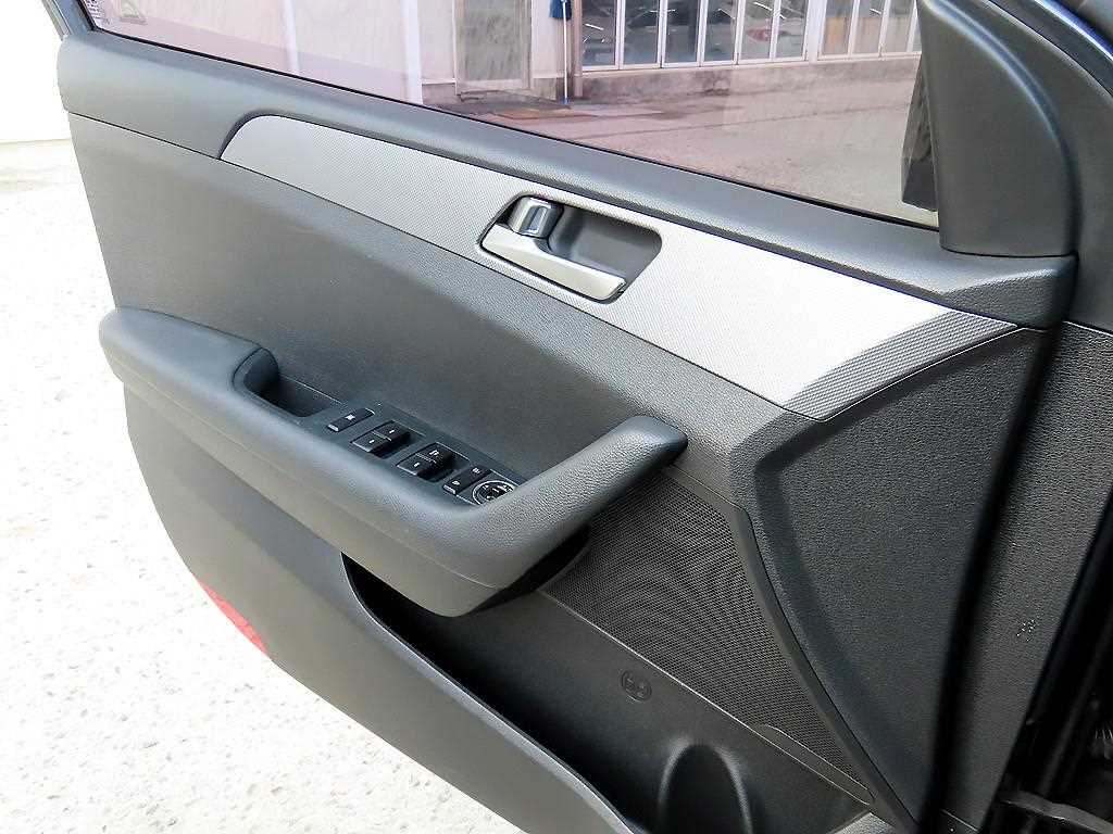 HYUNDAI Sonata - Vista 11