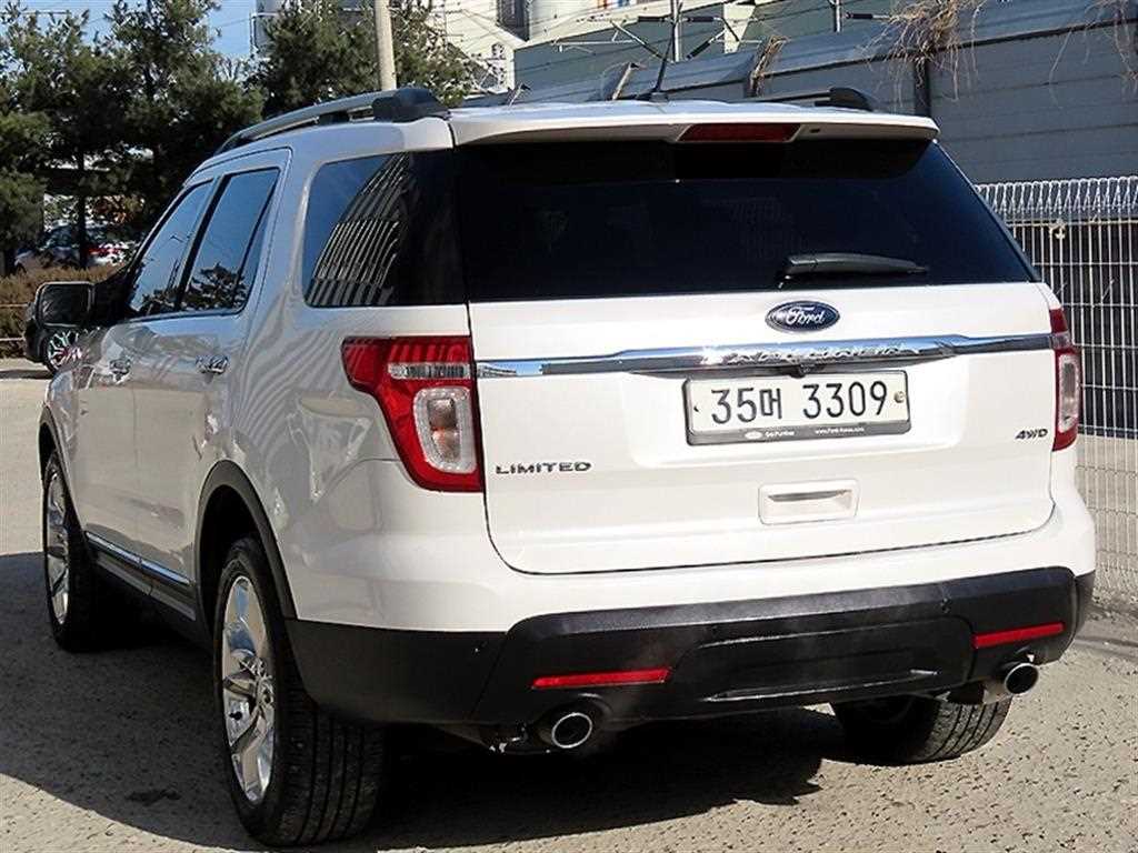 Ford Explorer - Vista 3