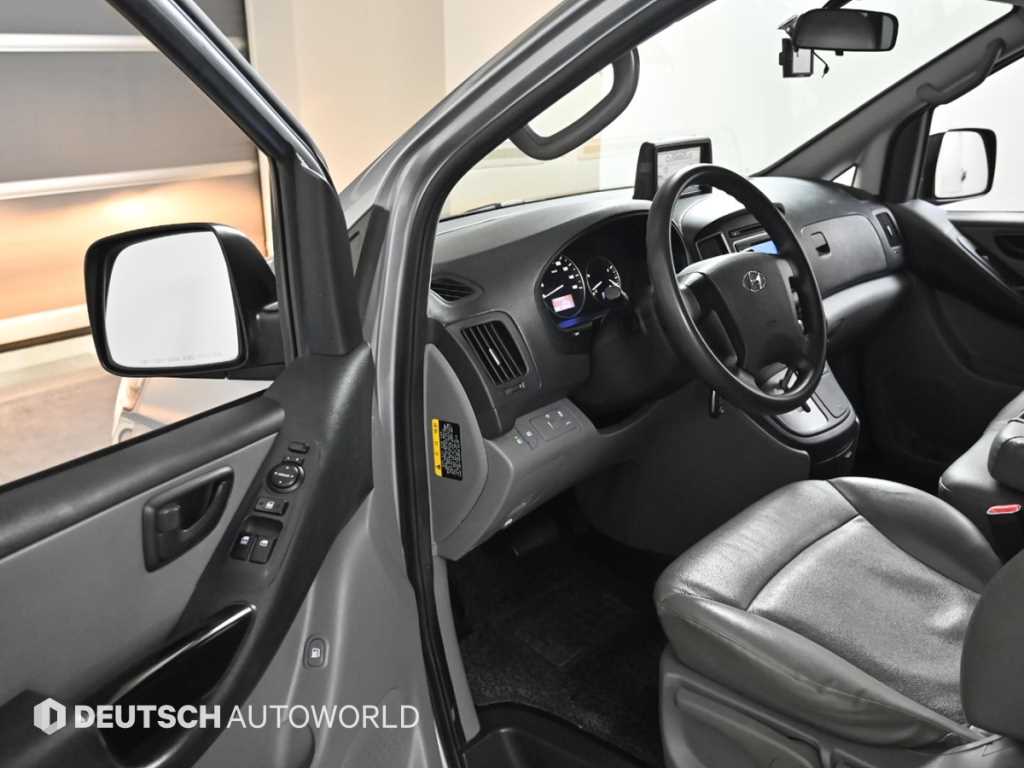 HYUNDAI Starex - Vista 11