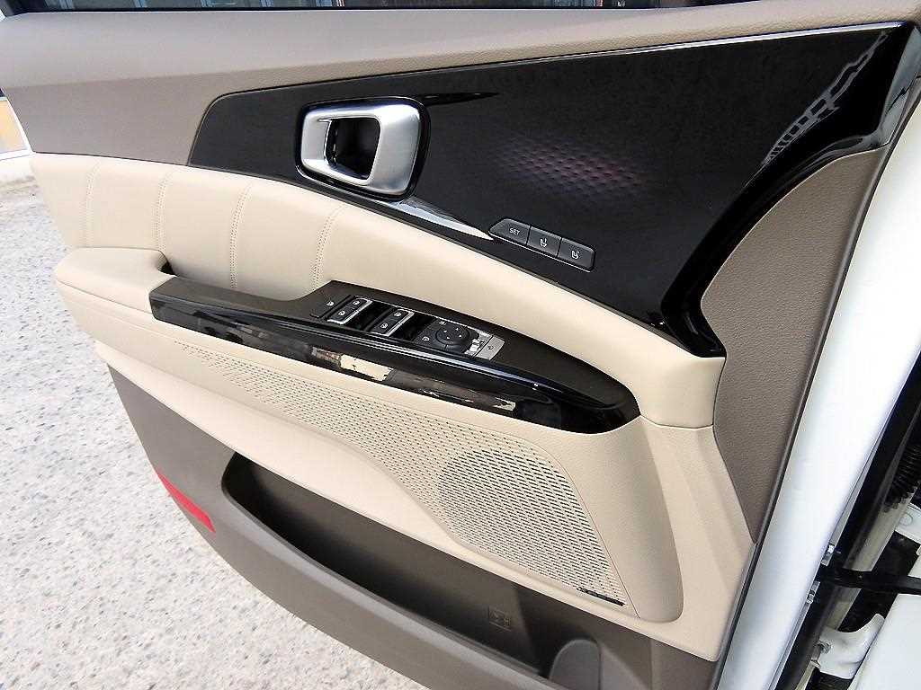 KIA Carnival - Vista 11