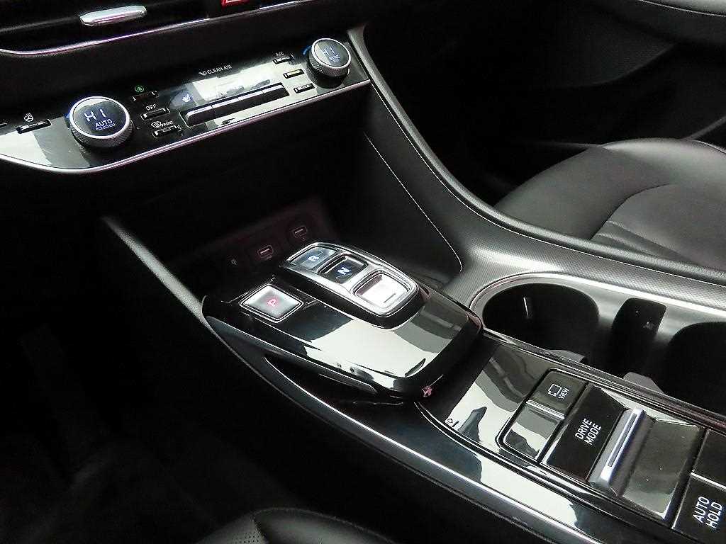 HYUNDAI Sonata - Vista 10