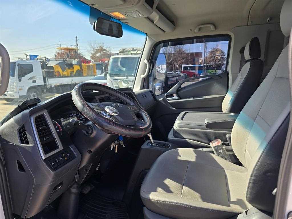 medium and large cargo truck 2023 Blanco - Importación desde Corea - HF Imports Iquique - Foto 16