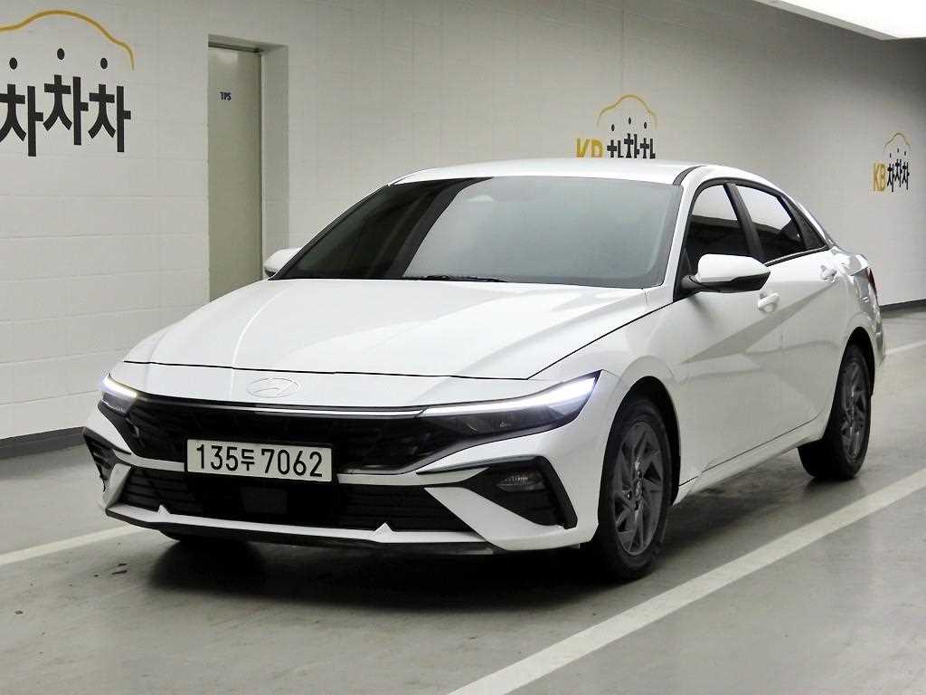 HYUNDAI Avante - Vista 2