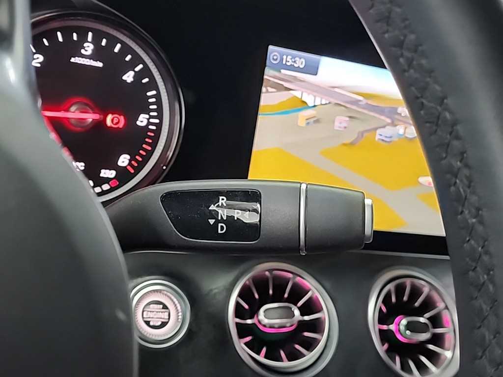 Mercedes Benz E class - Vista 8