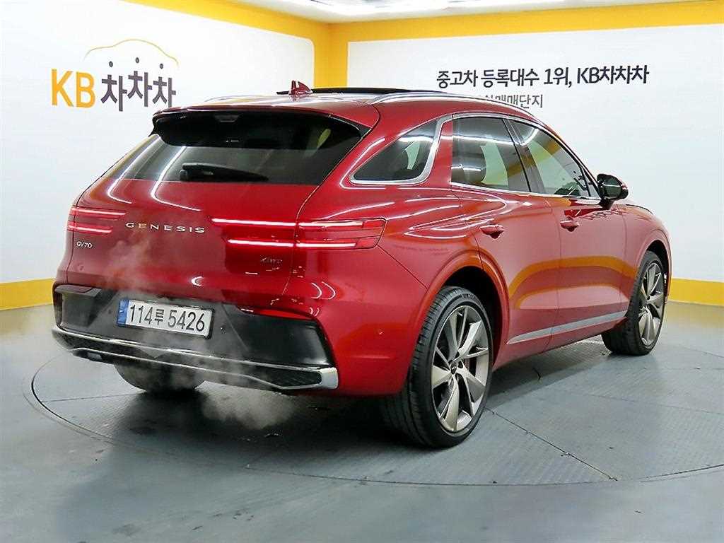 Genesis GV70 - Vista 4