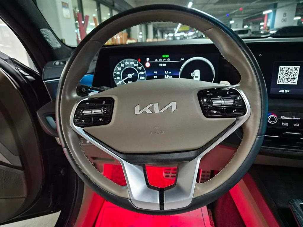 KIA K8 - Vista 8