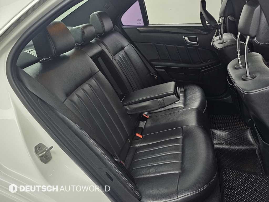 Mercedes Benz E class - Vista 12