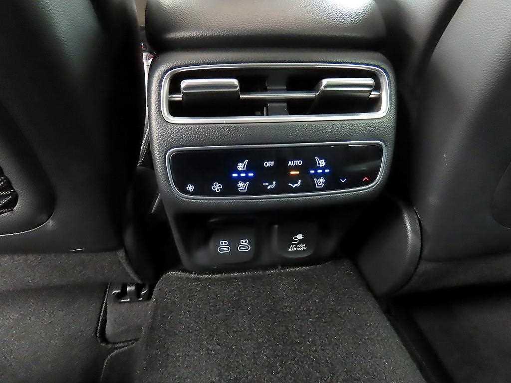 Genesis GV70 - Vista 12