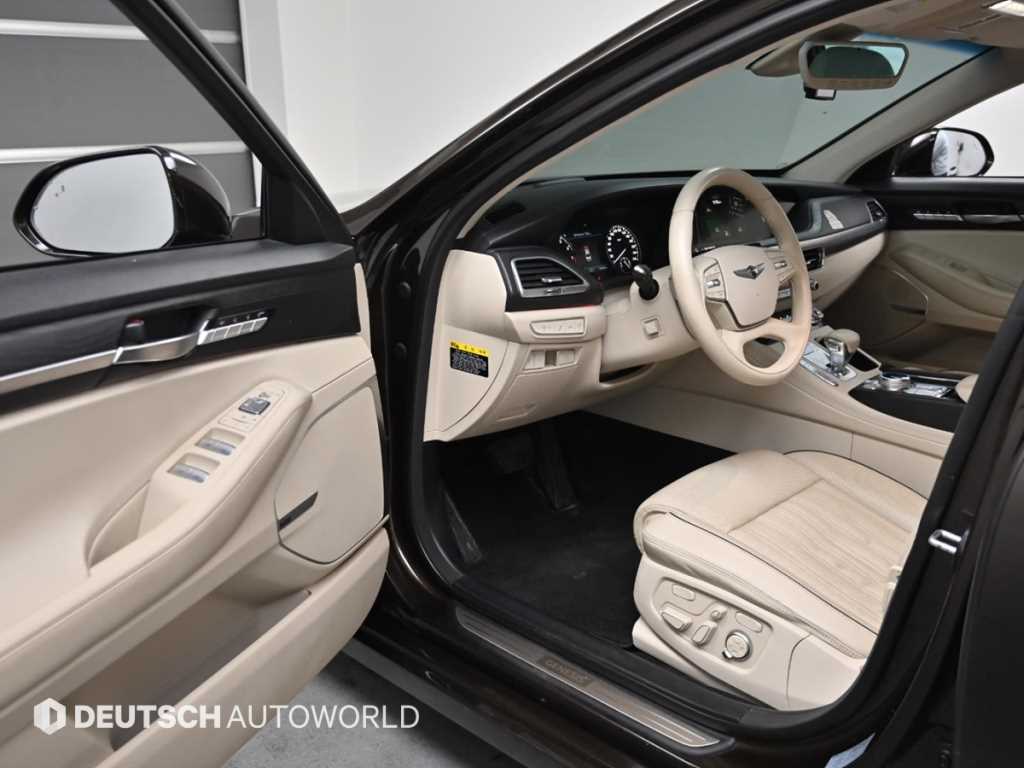 Genesis G90 - Vista 11